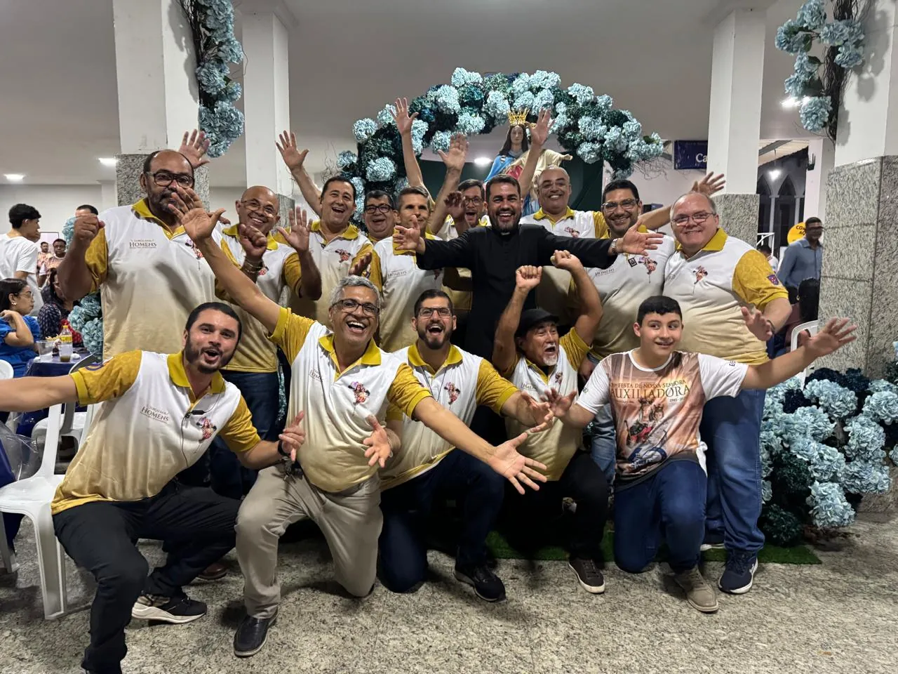 Irmãos do Terço dos Homens reunidos na Catedral Nossa Senhora Auxiliadora